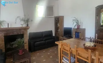 3 bedroom House for Sale in Estepona-2025