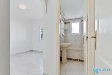 2 bedroom Apartment for Sale in Marbella-78411