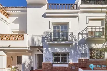 3 bedroom House for Sale in Lauro Golf