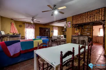 8 bedroom House for Sale in Monda-78861