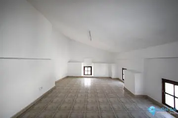 7 bedroom House for Sale in Guaro-106159