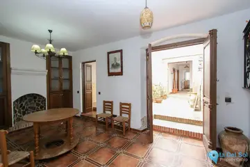 7 bedroom House for Sale in Guaro-106152