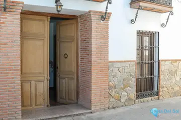 7 bedroom House for Sale in Guaro-106153