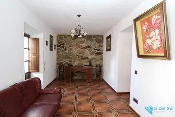 7 bedroom House for Sale in Guaro-106155
