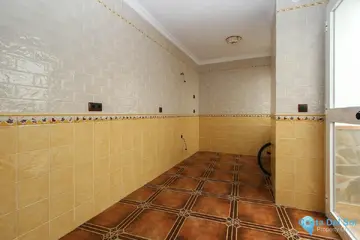7 bedroom House for Sale in Guaro-106156