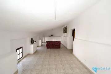 7 bedroom House for Sale in Guaro-106158