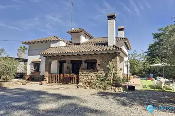 4 bedroom House for Sale in Coín