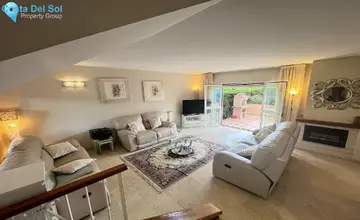 4 bedroom House for Sale in Nueva Andalucía-2271