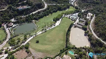 1986m2 Plot for Sale in Benahavís-68549