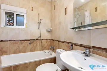 4 bedroom House for Sale in Pizarra-68571