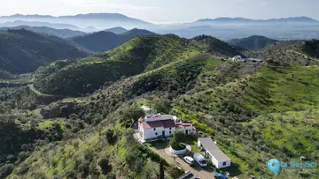 6 bedroom House for Sale in Pizarra