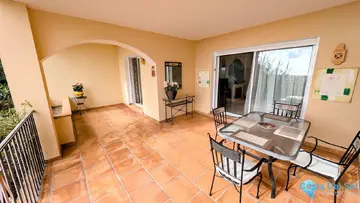 2 bedroom Apartment for Sale in Benahavís-69244