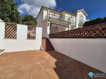 3 bedroom House for Sale in Alhaurin Golf