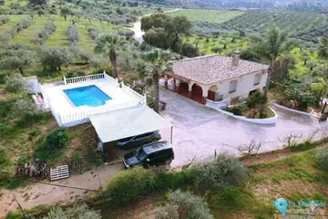 3 bedroom House for Sale in Coín