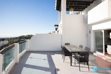 2 bedroom Apartment for Sale in Benahavís-70136