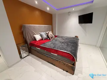 4 bedroom House for Sale in Coín-71050