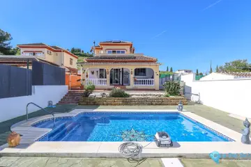 3 bedroom House for Sale in Coín