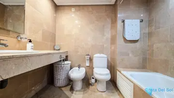 3 bedroom Apartment for Sale in La Duquesa-72967