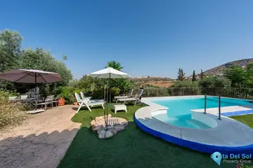 4 bedroom House for Sale in Coín-73398