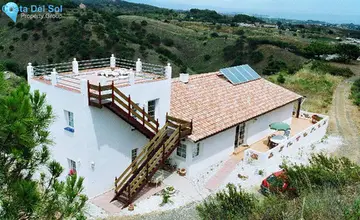 3 bedroom House for Sale in Estepona