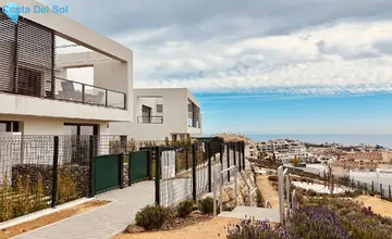 4 bedroom House for Sale in Riviera del Sol-2849