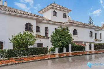 3 bedroom House for Sale in La Duquesa-73864