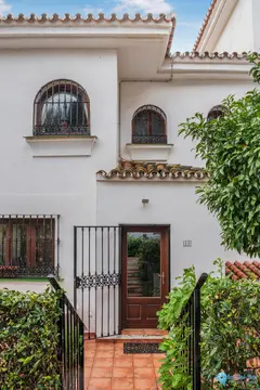 3 bedroom House for Sale in La Duquesa-73880