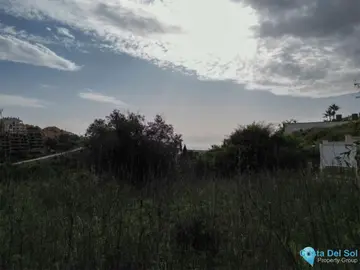 1516m2 Plot for Sale in Elviria-74608