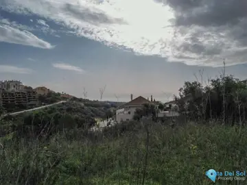 1516m2 Plot for Sale in Elviria-74610