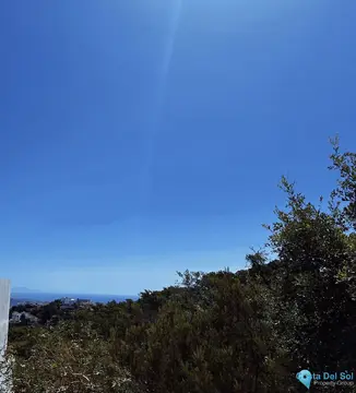 2141m2 Plot for Sale in La Mairena-74716