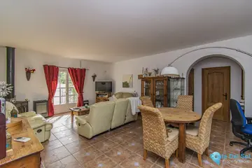 5 bedroom House for Sale in Monda-76014