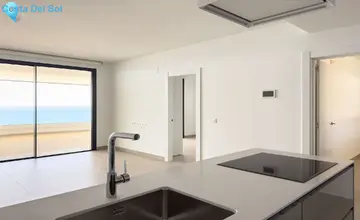 2 bedroom Apartment for Sale in Fuengirola-3100