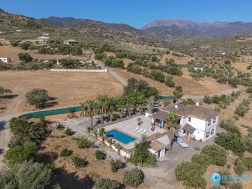 3 bedroom House for Sale in Guaro-76443