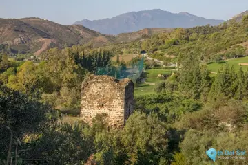 1042m2 Plot for Sale in Benahavís-77051