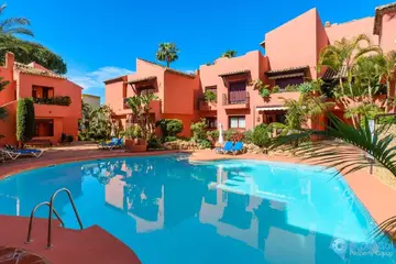 2 bedroom Apartment for Sale in Elviria