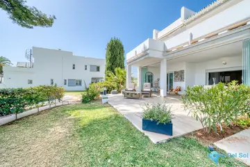 2 bedroom Apartment for Sale in Aloha-97859