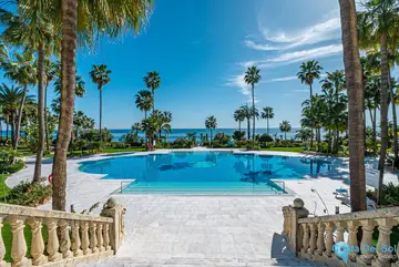 3 bedroom Apartment for Sale in New Golden Mile