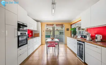 6 bedroom Apartment for Sale in Estepona-3294