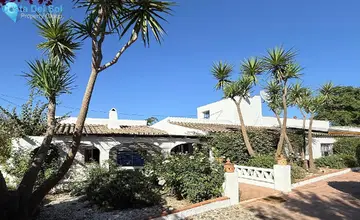 5 bedroom House for Sale in Coín