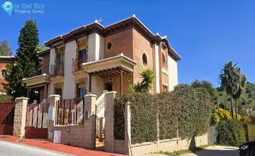 4 bedroom House for Sale in Calahonda