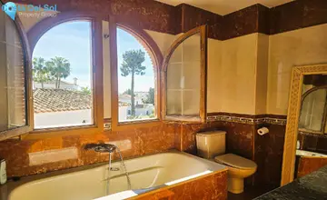 4 bedroom House for Sale in Calahonda-3906