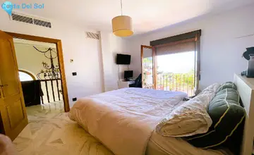 4 bedroom House for Sale in Calahonda-3910