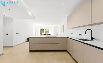 3 bedroom Apartment for Sale in Nueva Andalucía-4108