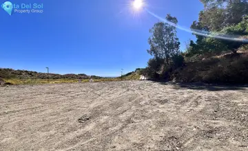 1100m2 Plot for Sale in Benahavís-4563