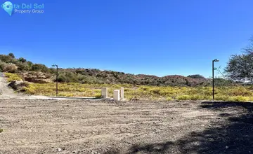 1100m2 Plot for Sale in Benahavís-4574