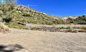 1100m2 Plot for Sale in Benahavís-4567